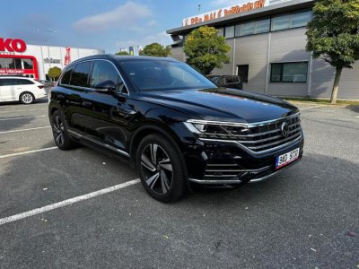 VOLKSWAGEN Touareg 3,0 TSI PHEV 4M 8TT (250 kW,2995 ccm)