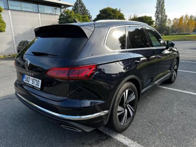 VOLKSWAGEN Touareg 3,0 TSI PHEV 4M 8TT (250 kW,2995 ccm)