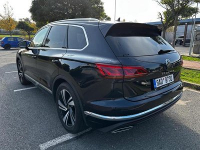 VOLKSWAGEN Touareg 3,0 TSI PHEV 4M 8TT (250 kW,2995 ccm)